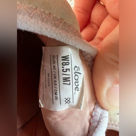 Clove Limited Edition Classic Sneakers In Peach
Quartz nursing shoe Size 8.5 - Picture 8 of 9